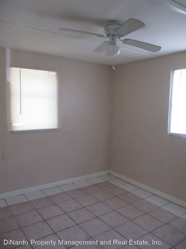 Building Photo - 2 br, 1 bath House - 1014 S. Clara Ave