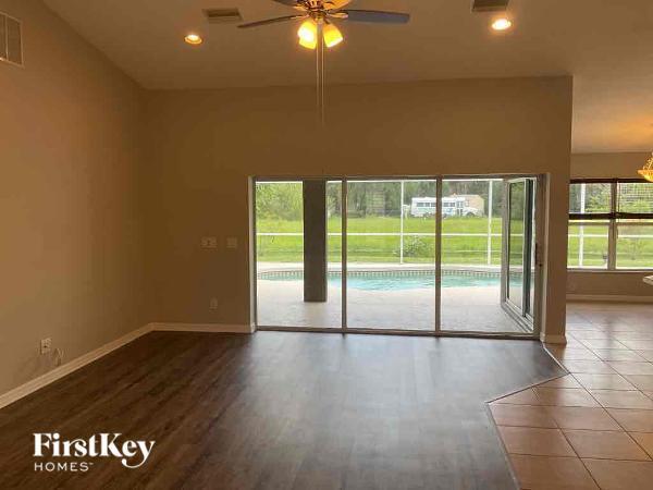 Foto del edificio - 3427 Brewster Rd
