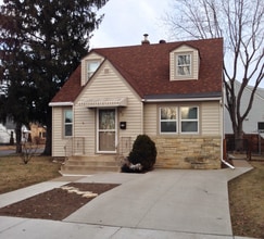 Building Photo - 803 23rd St S