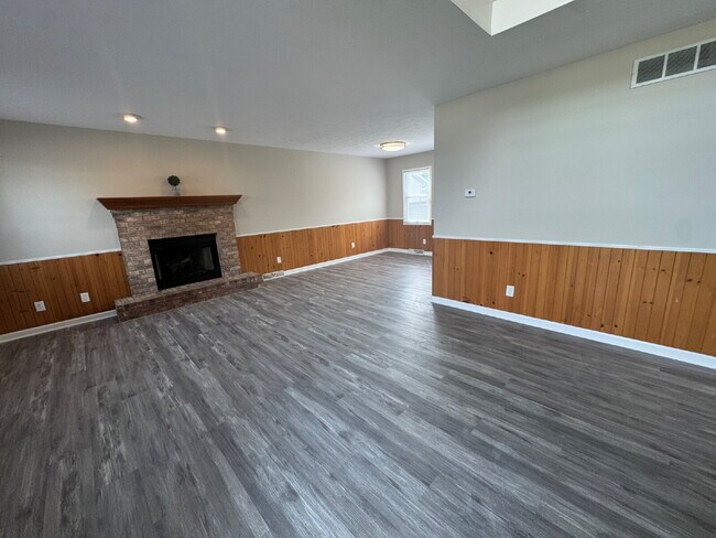 Foto del edificio - You Belong With Me — Spacious Home