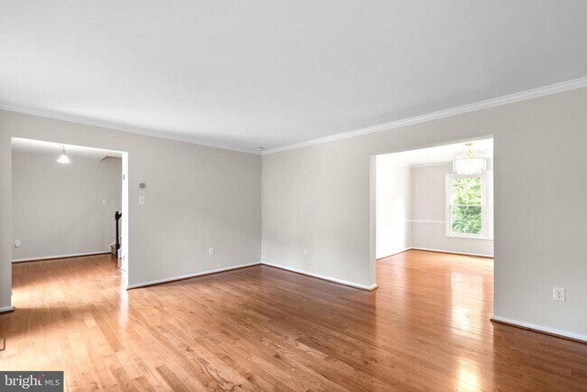 Building Photo - 1119 Halesworth Dr