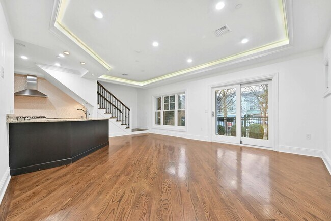 Building Photo - 9 Marquis Ct