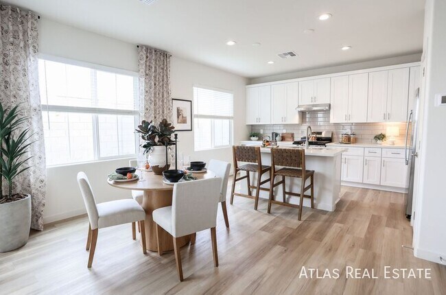 Building Photo - 1122 W Audrey Lane