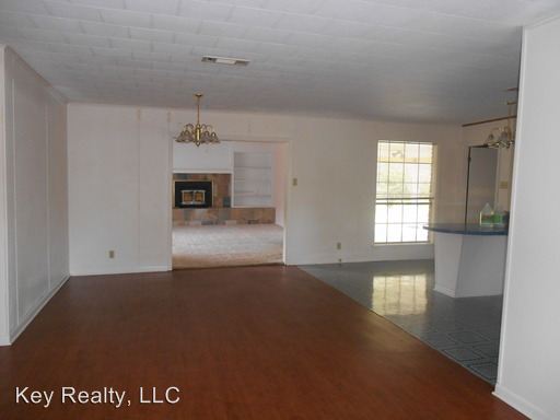 Building Photo - 348 Stovall Rd