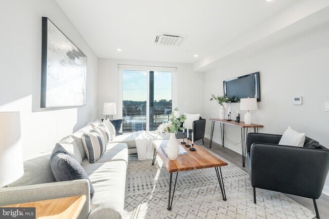 Foto del edificio - 3449 Scotts Ln