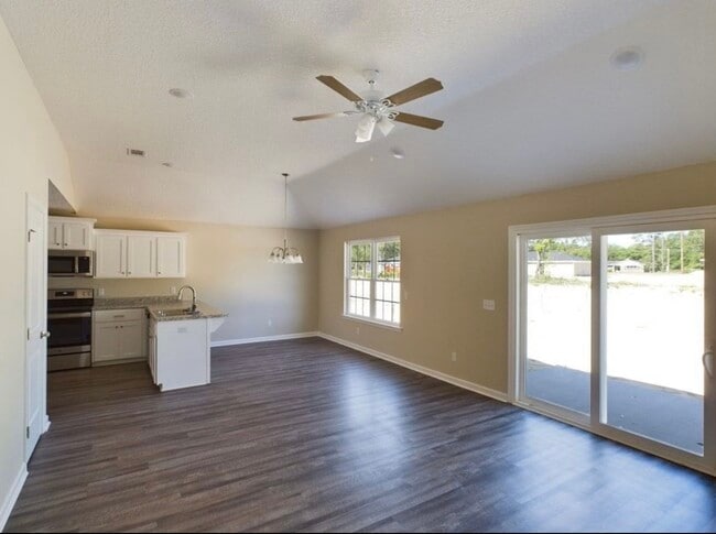 Building Photo - 346 Whispering Pines Rd