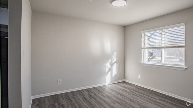 1BR,1BA,-836SF - Pines of York