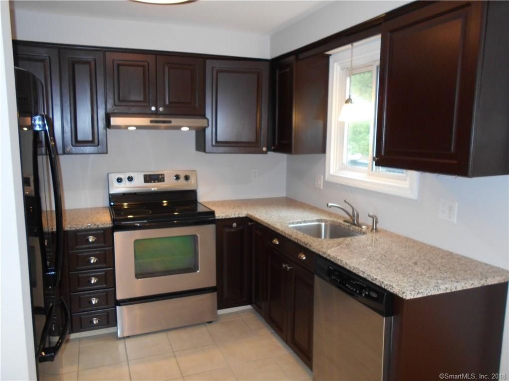 Kitchen - 53 Heritage Woods