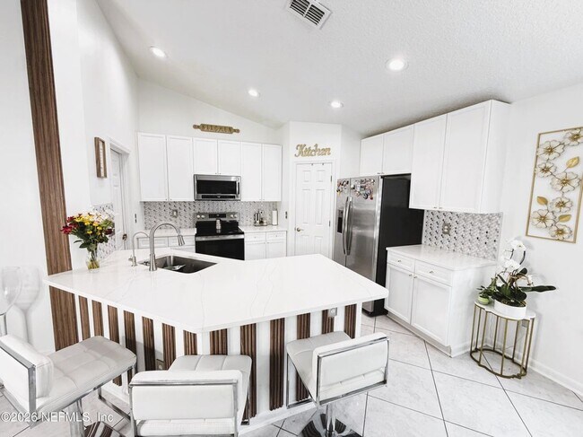 Foto del edificio - 13752 Goodson Pl