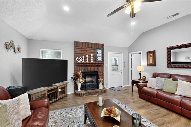 Building Photo - 821 Parkwest Blvd