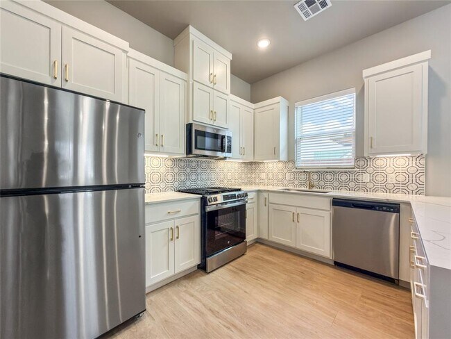 Foto del edificio - 2610 Crescent Ave