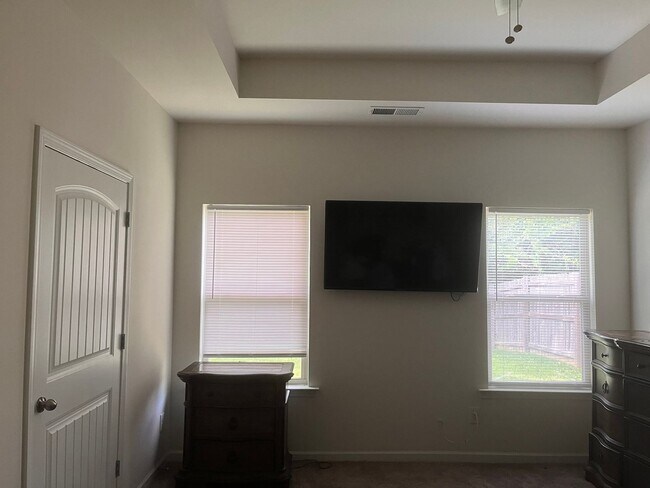 Building Photo - 1021 Parkers Cv