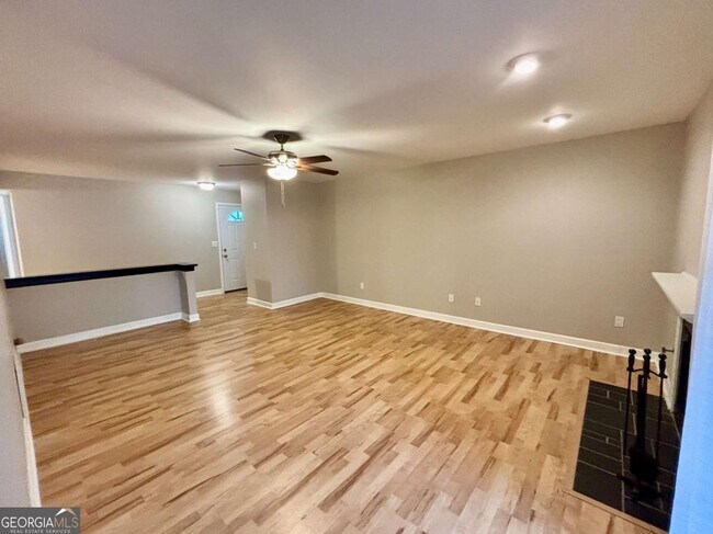 Foto del edificio - 58 Rumson Ct