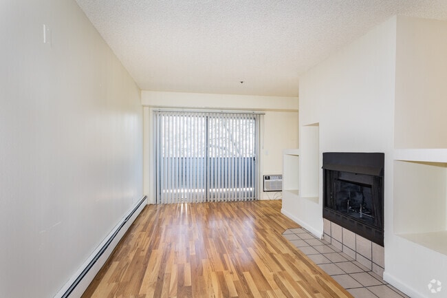 El Dover con chimenea - Sala de estar - Albion Court Apartments