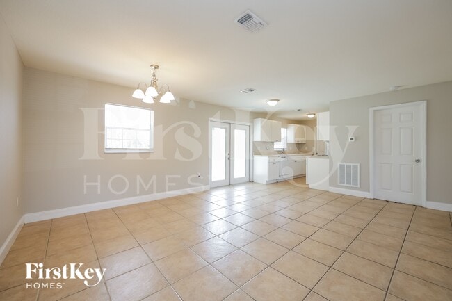 Building Photo - 2326 Barcelona Ave