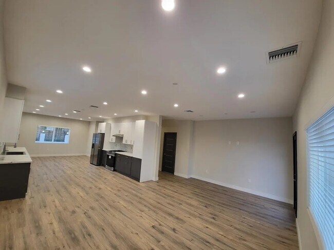 Foto del edificio - 10934 Nettleton St