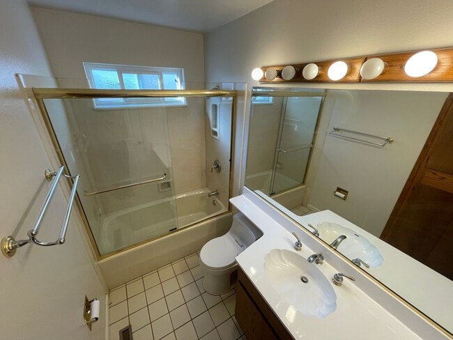 Foto del edificio - $3,890 / 4b/2bth - CUTE HOME IN GLENMOOR