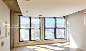 Building Photo - 21 E 6th St