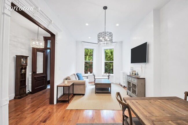 Foto del edificio - 369 2nd St