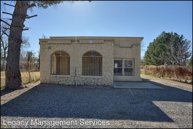 Building Photo - 348 N Carolina Dr