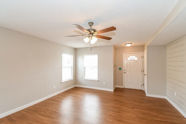 Building Photo - 1181 Summer Bluff Rd