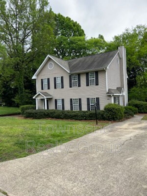 Primary Photo - 826 Selwyn Place Rd