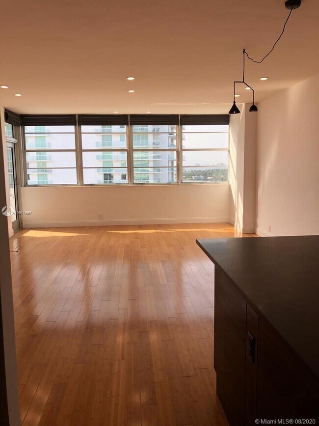 Foto del edificio - 20 Island Ave