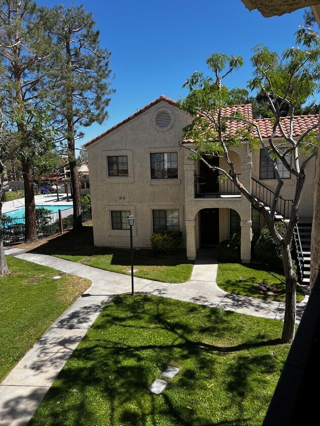 2554 Olive Dr Unit 120, Palmdale, CA 93550 Condo for Rent in Palmdale