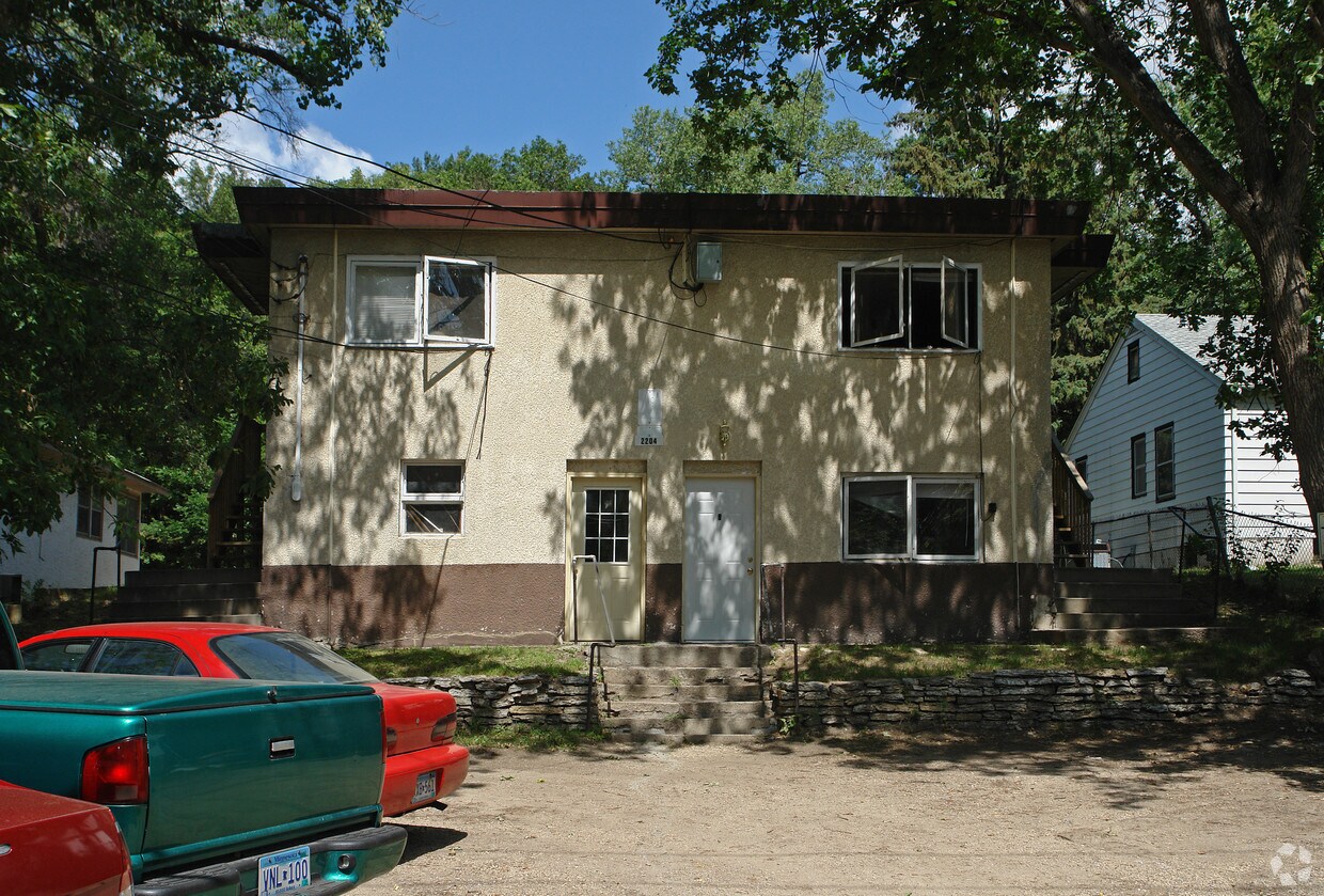 Building Photo - 2204 7th St W