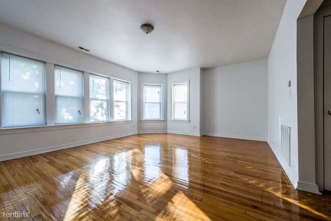 Foto del edificio - 1 br, 1 bath Apartment - 6230 S Artesian Ave
