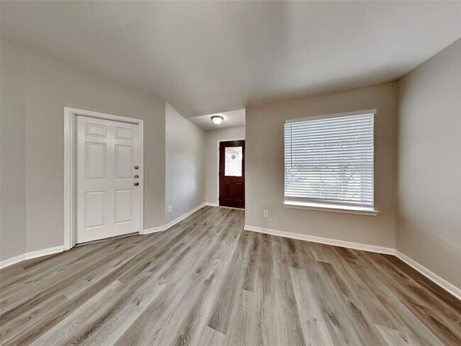 Building Photo - 2427 Spring Lily Ct