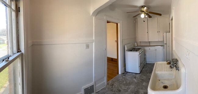 Building Photo - 1728 Rural St