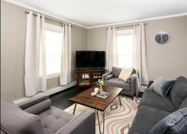 Foto del edificio - 38 Hilltop Ave