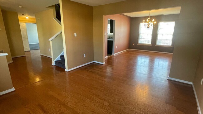 Foto del edificio - Spacious Chester Home with Garage