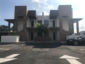 Building Photo - 810 E 32nd St