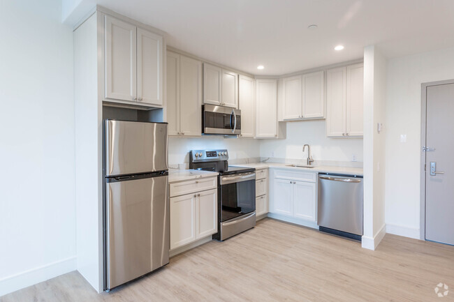 Delos- 1BR,1BA - 642SF-Kitchen - The Promenade at Central