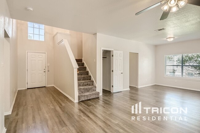Building Photo - 5924 Woodoak Dr