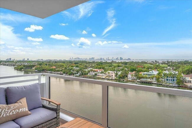 Foto del edificio - 5700 Collins Ave