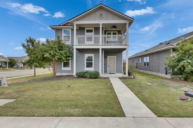 Foto del edificio - 3 Bedroom Home on Corner Lot - One Month FREE