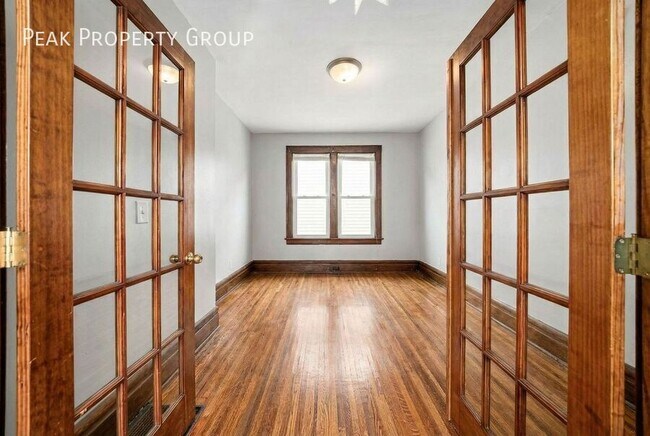 Foto del edificio - 396 E Northwood Ave