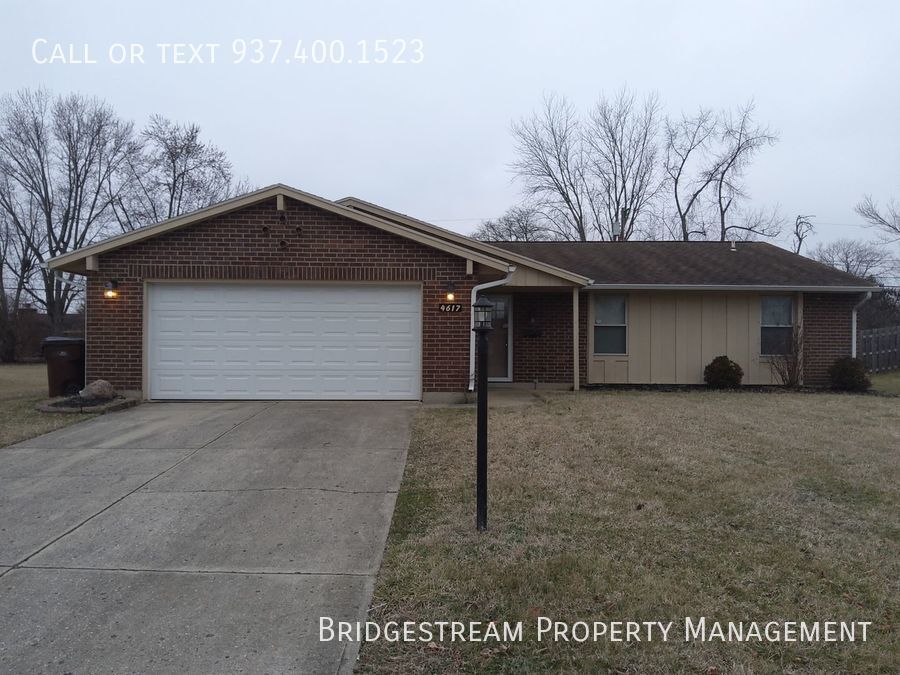 Primary Photo - Nice 3 bedroom, 2 full bath home with 2 ca...