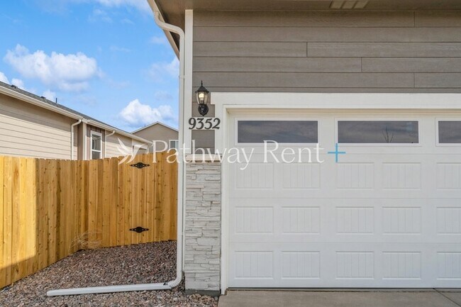 Building Photo - 9352 Yampa St