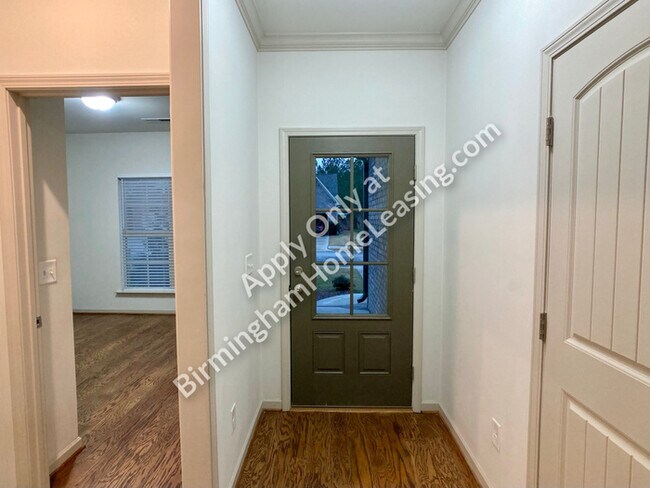 Foto del edificio - 2044 Springfield Dr