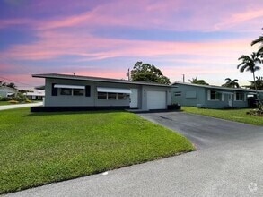 Building Photo - 4901 NW 27th Ave