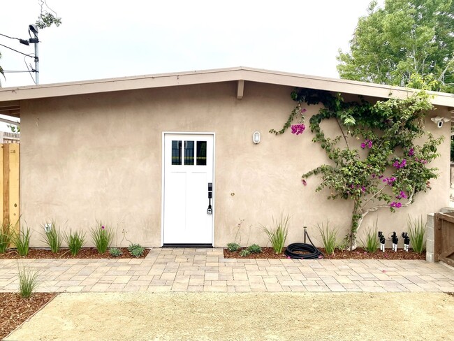Building Photo - Completely Remodeled Home in Encinitas!