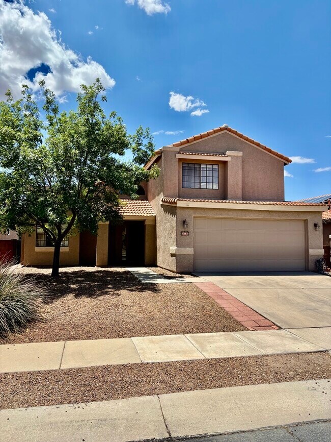 Building Photo - Charming house with 3 beds and 2 bath is n...
