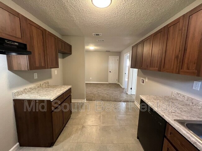 Foto del edificio - 3369 Justine St