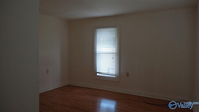 Building Photo - 3301 Winchester Rd