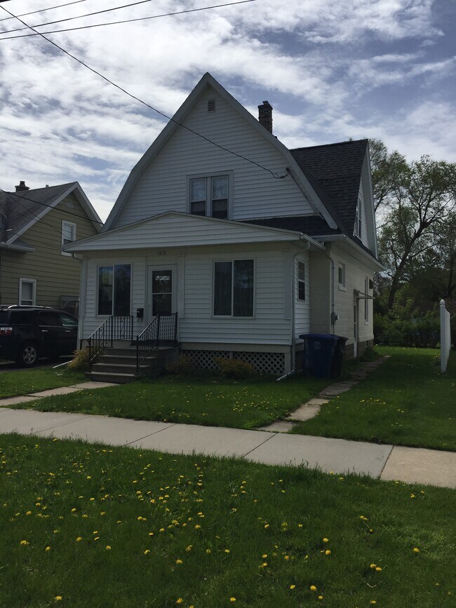 Front - 1013 W Bent Ave