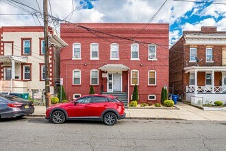 Building Photo - 200 Grant St